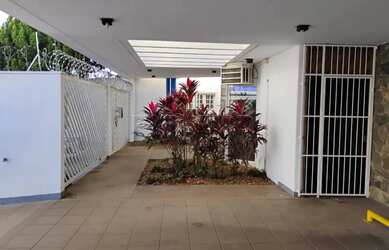 Imagem: O depósito possui 5 Vagas na garagem, 581-0m² de Área e está