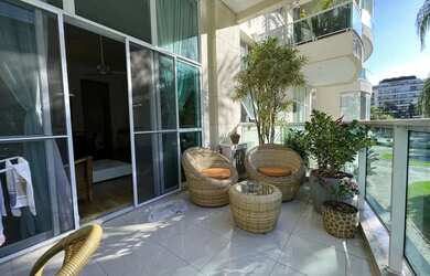 Imagem: O studio possui 2 Dormitórios, 2 Banheiros, 2 Vagas na garagem