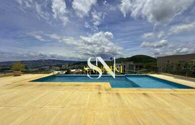 Imagem: A casa em condomínio possui 4 Dormitórios, 4 Banheiros, 5