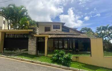 Imagem: A casa em condomínio possui 4 Dormitórios, 5 Banheiros, 5