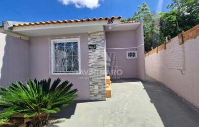 Imagem: A casa possui 2 Dormitórios, 1 Banheiro, 1 Vaga na garagem