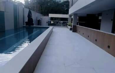 Imagem: O apartamento possui 1 Dormitório, 2 Banheiros, 1 Vaga na garagem