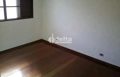 Imagem 3: Casa residencial disponível para venda e locação no bairro Santa Mônica...