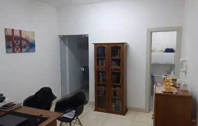 Imagem: O depósito possui 1 Vaga na garagem e 28m² de Área e está