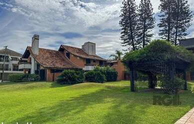 Imagem 8: Icônica Casa para comprar a poucos metros do mar em Atlântida