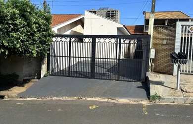 Imagem: A casa possui 2 Dormitórios, 2 Banheiros, 86m² de Área e