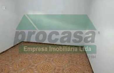 Imagem: A casa possui 5 Dormitórios, 1 Banheiro, 375m² de Área, Imóvel