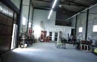 Imagem: O depósito possui 600m² de Área e está localizado em Agua