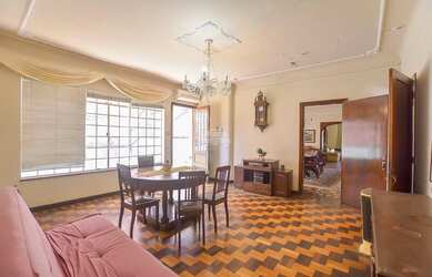 Imagem 4: Vendas Casa Curitiba PR. 250m² de Área, 5 Vagas na garageme3 Dormitórios