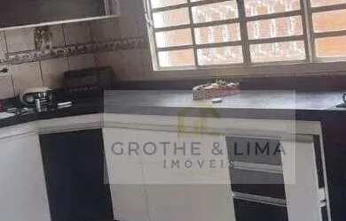 Imagem: A casa possui 4 Dormitórios, 3 Banheiros, 3 Vagas na garagem