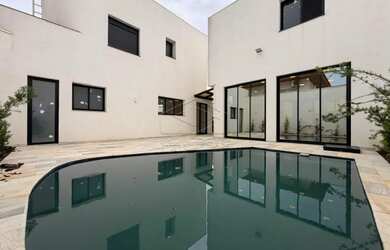 Imagem 2: Casa Sobrado em Jaú. Piscina, Churrasqueira, VarandaeÁrea de serviço