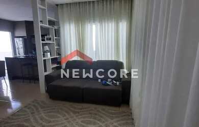 Imagem: A casa possui 2 Dormitórios, 1 Banheiro, 2 Vagas na garagem