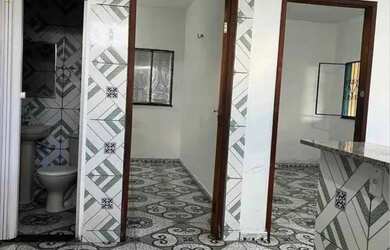 Imagem: A casa possui 2 Dormitórios, 1 Banheiro e está localizado