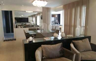 Imagem: O apartamento possui 3 Dormitórios, 5 Banheiros, 3 Vagas na