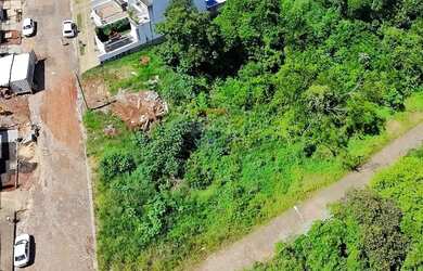 Imagem: O terreno possui 151m² de Área e está localizado em Feitoria