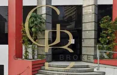 Imagem: O depósito possui 5 Vagas na garagem, 400m² de Área e está