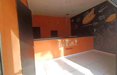 Imagem: O depósito possui 1 Vaga na garagem, 275m² de Área e está