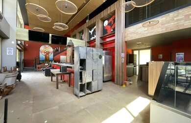 Imagem: O depósito possui 375m² de Área e está localizado em Ribeirão