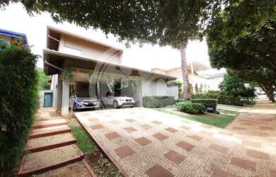 Imagem: A casa em condomínio possui 4 Dormitórios, 5 Banheiros, 4