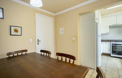 Imagem: A casa possui 3 Dormitórios, 3 Banheiros, 2 Vagas na garagem