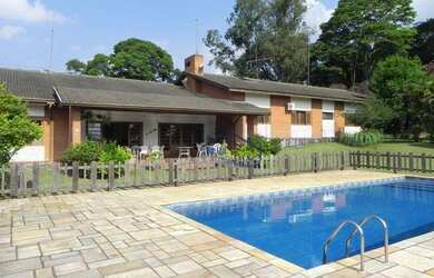 Imagem: A casa em condomínio possui 4 Dormitórios, 5 Banheiros, 5