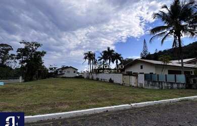 Imagem: O terreno possui 1.045m² de Área e está localizado em Enseada