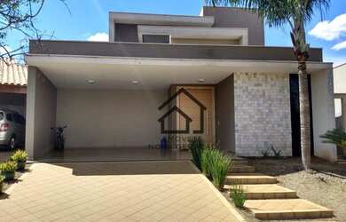 Imagem: A casa em condomínio possui 3 Dormitórios, 3 Banheiros, 2