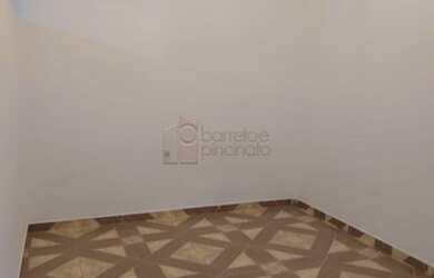 Imagem: A casa possui 1 Dormitório, 1 Banheiro, 1 Vaga na garagem e