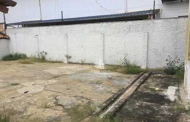 Imagem: A casa possui 3 Dormitórios, 3 Banheiros, 2 Vagas na garagem