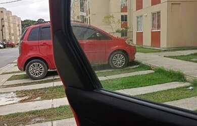 Imagem: O apartamento possui 2 Dormitórios, 1 Banheiro e 1 Vaga na