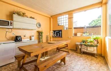 Imagem 9: Casa em Menino Deus. Churrasqueira, Ar-condicionado, Área de serviçoe330m²...