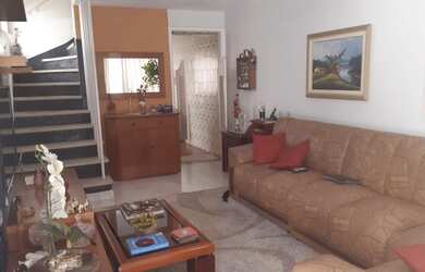 Imagem: A casa possui 3 Dormitórios, 3 Banheiros, 1 Vaga na garagem