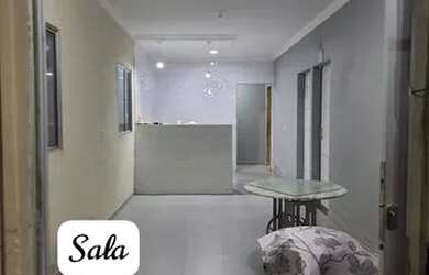 Imagem: A casa possui 3 Dormitórios, 2 Banheiros, 1 Vaga na garagem