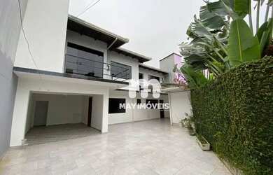 Imagem: O depósito possui 3 Vagas na garagem, 300m² de Área e está