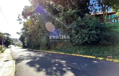 Imagem: O terreno possui 442m² de Área e está localizado em Canela
