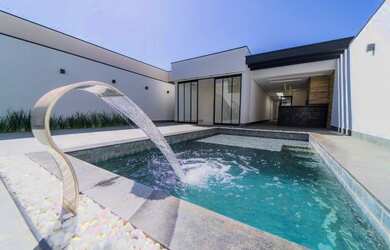 Imagem: A casa em condomínio possui 3 Dormitórios, 4 Banheiros, 4