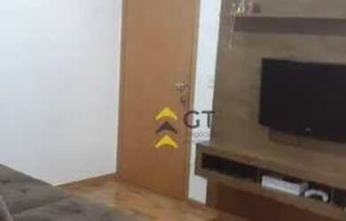 Imagem: O apartamento possui 2 Dormitórios, 1 Banheiro, 1 Vaga na garagem