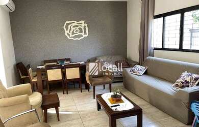 Imagem: A casa possui 4 Dormitórios, 3 Banheiros, 3 Vagas na garagem