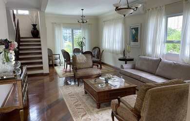 Imagem: A casa em condomínio possui 4 Dormitórios, 5 Banheiros, 4