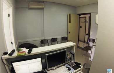 Imagem: O depósito possui 1 Vaga na garagem e 30m² de Área e está