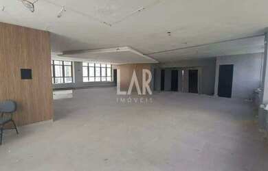 Imagem: O depósito possui 2 Vagas na garagem, 238m² de Área e está