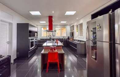 Imagem 13: Sobrado à venda e para locação com 6 suítes no Fazenda da Grama, em...