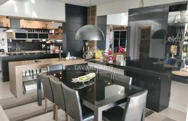 Imagem: O apartamento possui 3 Dormitórios, 3 Banheiros, 2 Vagas na