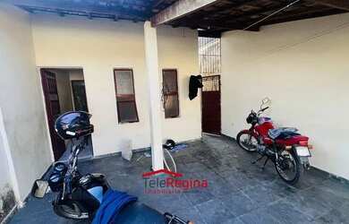 Imagem: A casa possui 2 Dormitórios, 1 Banheiro, 1 Vaga na garagem