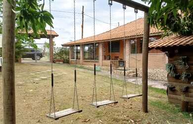 Imagem: A chácara possui 1.000m² de Área e está localizado em Centro