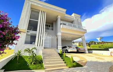 Imagem: A casa em condomínio possui 3 Dormitórios, 5 Banheiros, 4