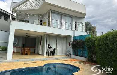 Imagem: A casa em condomínio possui 4 Dormitórios, 4 Banheiros, 4