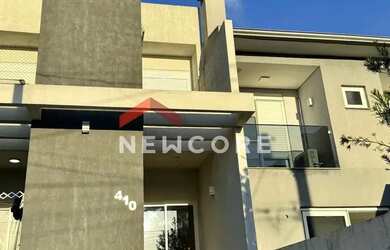 Imagem: A casa em condomínio possui 2 Dormitórios, 3 Banheiros, 1