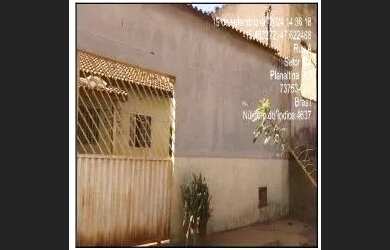 Imagem: A casa possui 3 Dormitórios, 1 Banheiro, 165m² de Área e