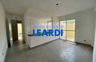 Imagem: O apartamento possui 2 Dormitórios, 2 Banheiros, 2 Vagas na